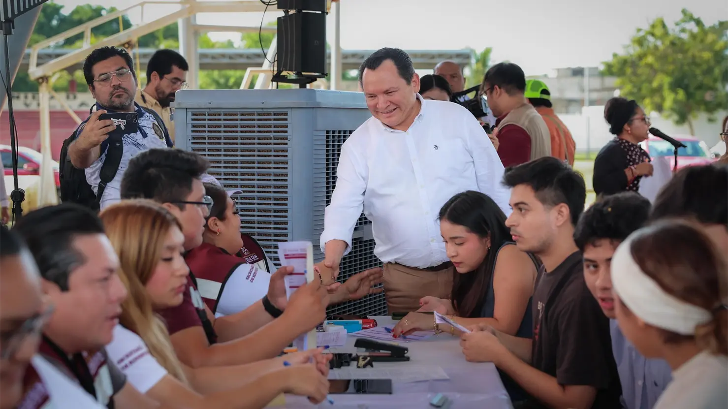 Arrancó el programa Juventudes Renacimiento con becas para universitarios de Mérida