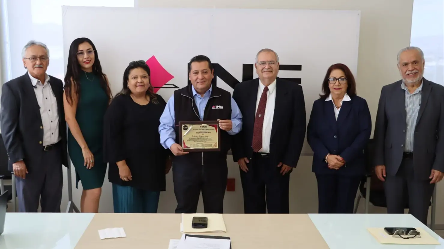 José Luis Vázquez fue reconocido por su labor en el INE Coahuila. (Fotografía: José Luis Vázquez)