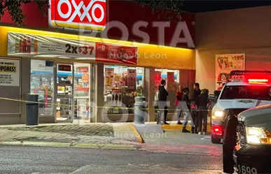 Grupo armado roba caja fuerte de tienda de conveniencia en Apodaca