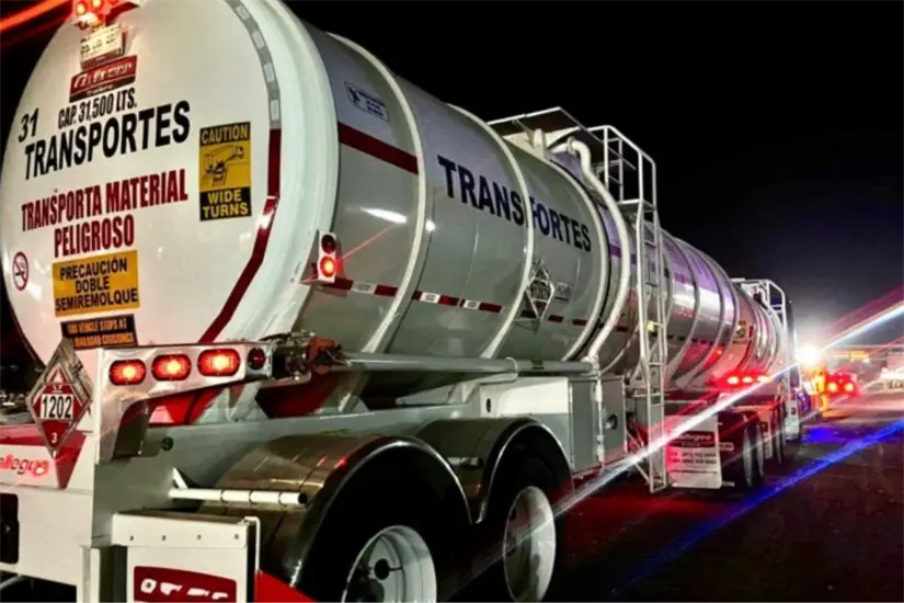 imagen recuadro Tractocamión asegurado con 62 mil litros de combustible ilegal. Foto: Carlos García