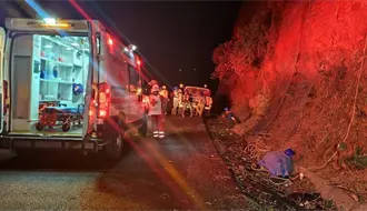 Trabajador muere en la rumbó nuevo al reventarse cuerda y caer al vacío