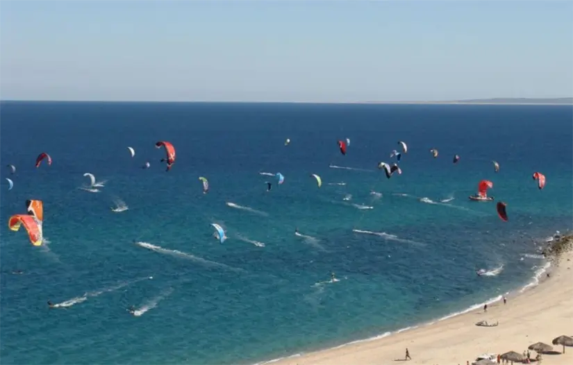 La Ventana y El Sargento ofrecen aguas tranquilas ideales para pesca desde la orilla o en embarcación rumbo a Isla Cerralvo. Foto: Ayuntamiento de La Paz