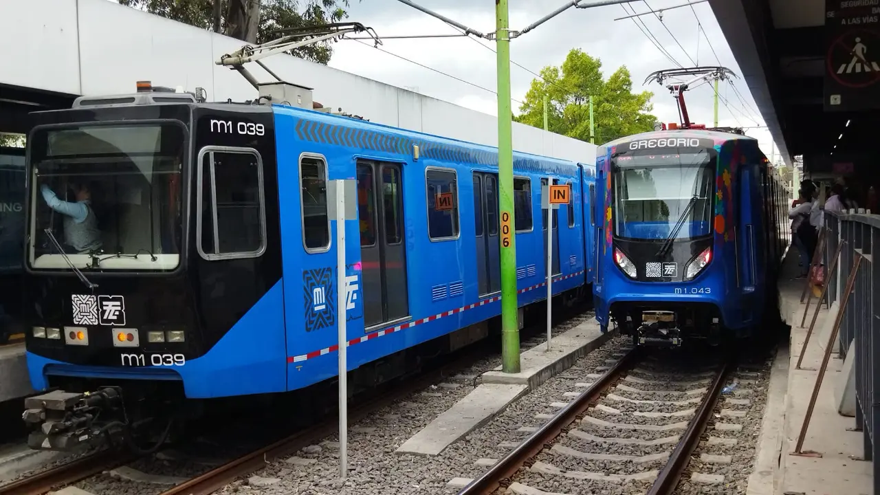 Primeros estudios del proyecto Tren Ligero Texcoco - La Paz confirman la ruta para mejorar la movilidad entre el Edomex y la CDMX. Foto: X/ Cardenas Hernández Oliver (Canva)