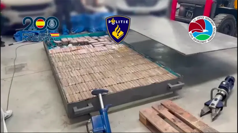 imagen recuadro Sustancias almacenadas en maquinaria industrial. Captura de pantalla: YouTube (Policía Nacional