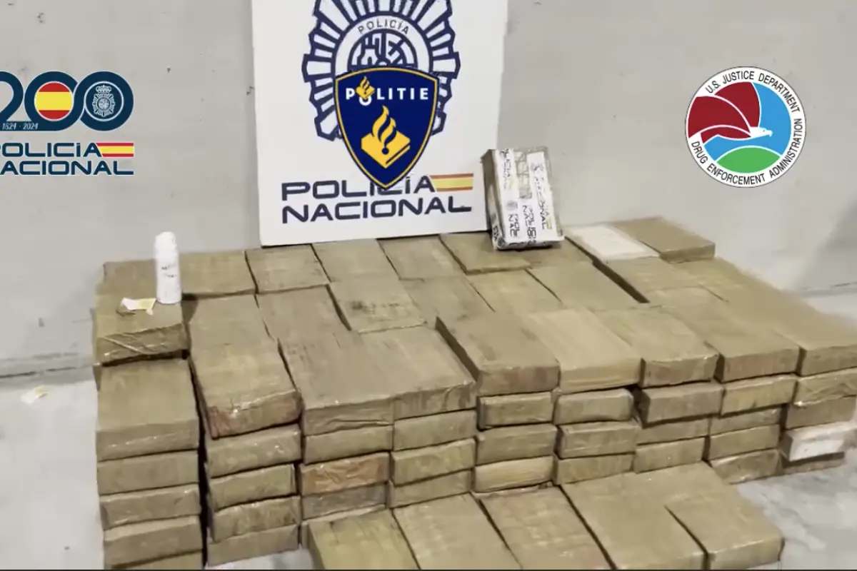 Cargamentos ilícitos incautados por autoridades españolas. Captura de pantalla: YouTube (Policía Nacional)