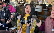 Maestra de Durango denuncia discriminación por parte de su director