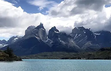 SRE expresa condolencias por la muerte de dos mexicanos tras accidente en Chile