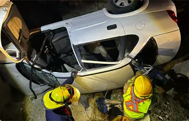 Conductor ebrio cae a pozo en la carretera Saltillo-Monterrey; queda grave
