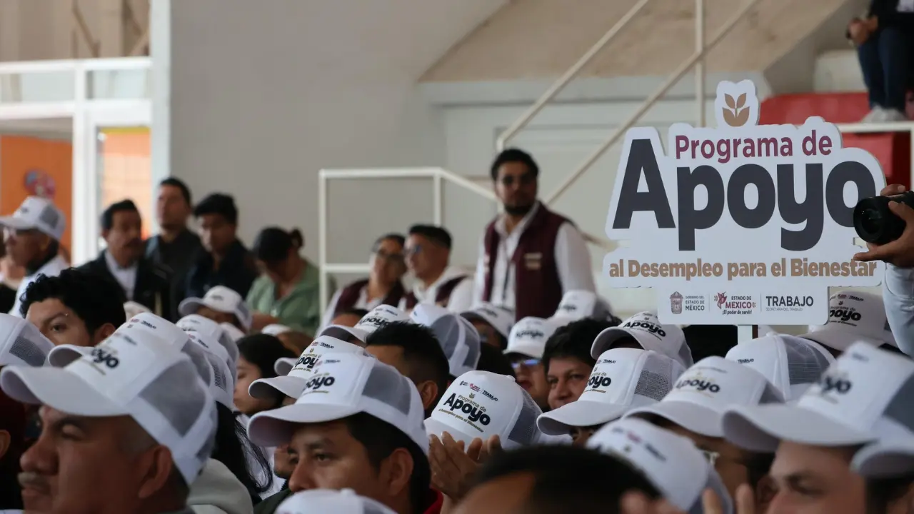 Entrega del programa Apoyo al Desempleo para el Bienestar en Edomex. | Foto: Especiales