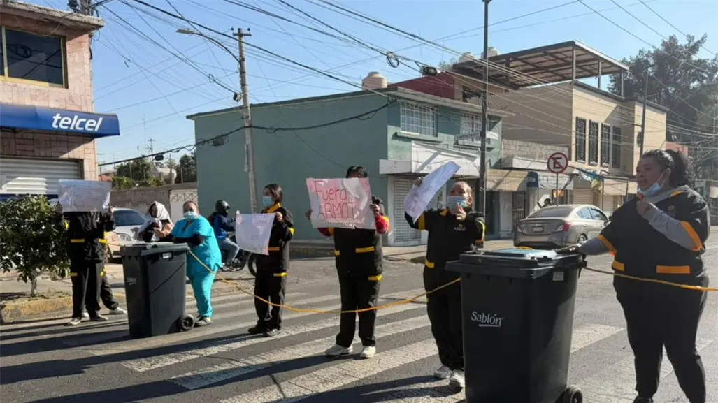 Trabajadores de limpieza del Hospital Pediátrico de Aragón acusan falta de pago en CDMX