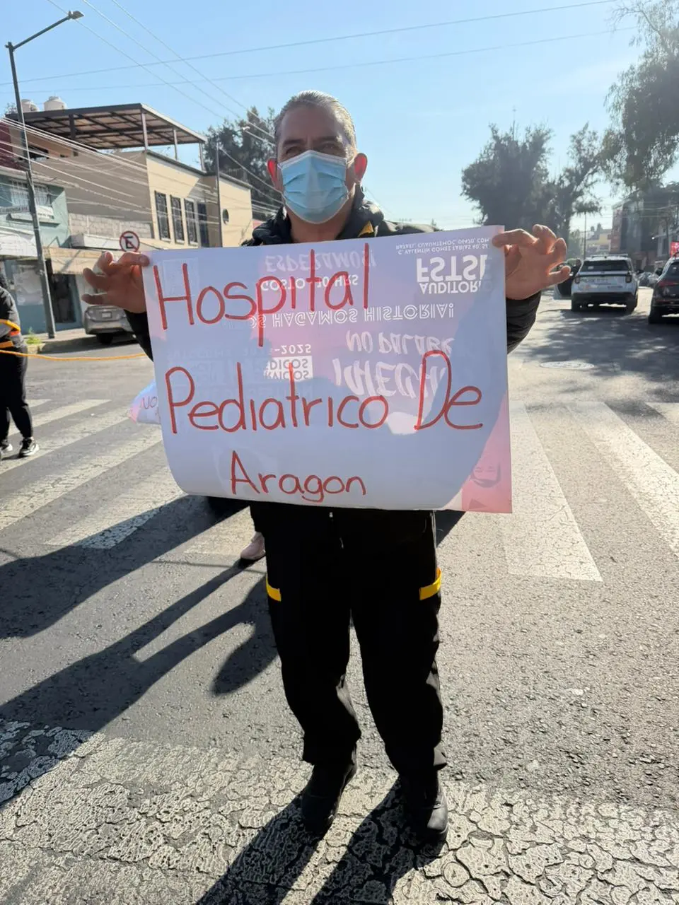 Bloqueo trabajadores de limpia del Hospital Pediátrico de Aragón  Foto: Ramón Ramírez