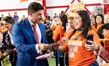 Tarjeta Ayudamos Nuevo León: resalta Samuel mayor apoyo a mujeres del Estado Tarjeta Ayudamos Nuevo León: resalta Samuel mayor apoyo a mujeres del Estado