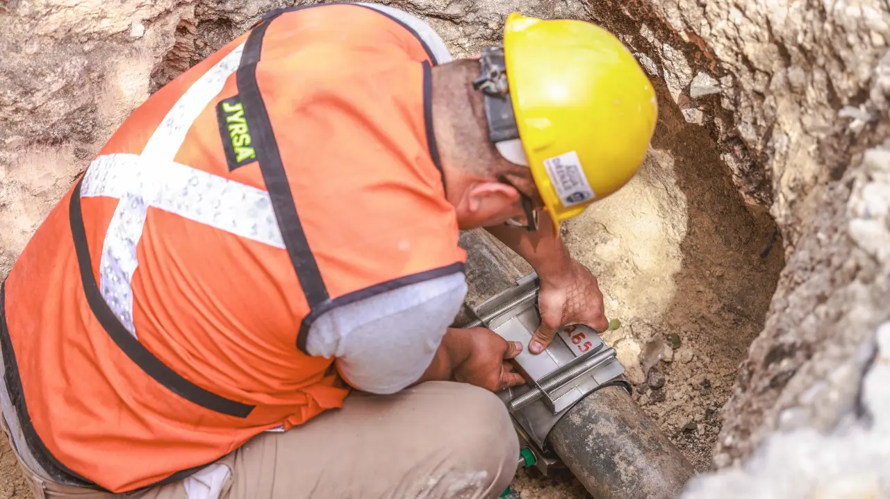 El volumen total de incidentes se desglosó en dos categorías principales, evidenciando dónde se concentró la mayor parte de la demanda. Foto: Agua y Drenaje de Monterrey.