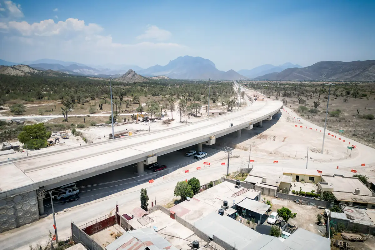 La carretera Interserrana ahorrará más de una hora de traslados desde San Luis Potosí hasta el norte de Tamaulipas. Foto: Gobierno de Nuevo León