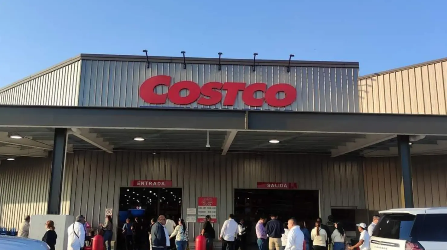 Costco en México. Foto: @TNnoticiasMx | Canva