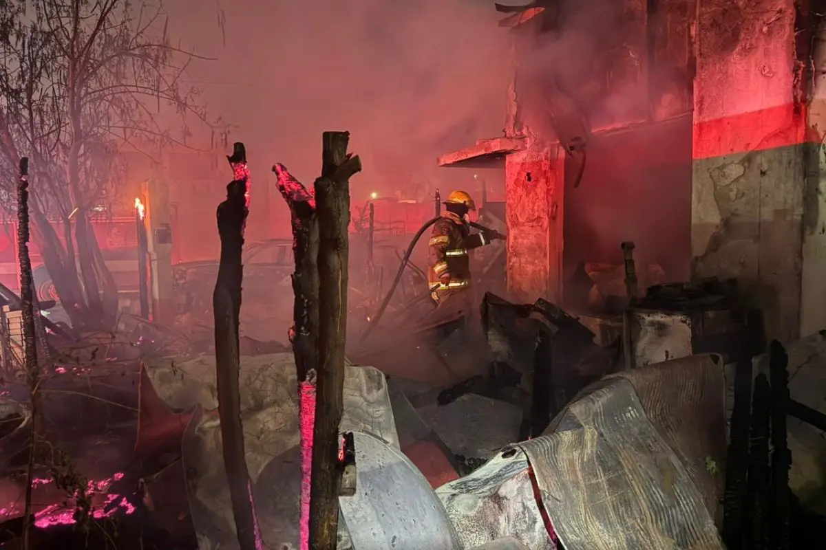 Elementos de Protección Civil Nuevo León acudieron al llamado de emergencia. Foto: PCNL