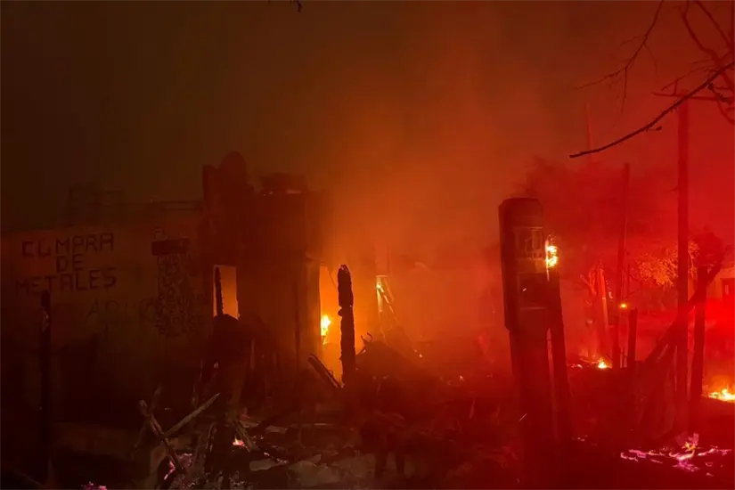 imagen recuadro Fuerte incendio registrado en la colonia Colinas del Aeropuerto. Foto: PCNL