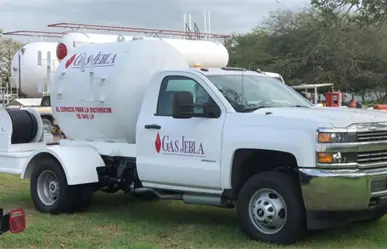 Protección Civil prohíbe a pipas recargar gas LP en la calle o tanques que no sean estacionarios