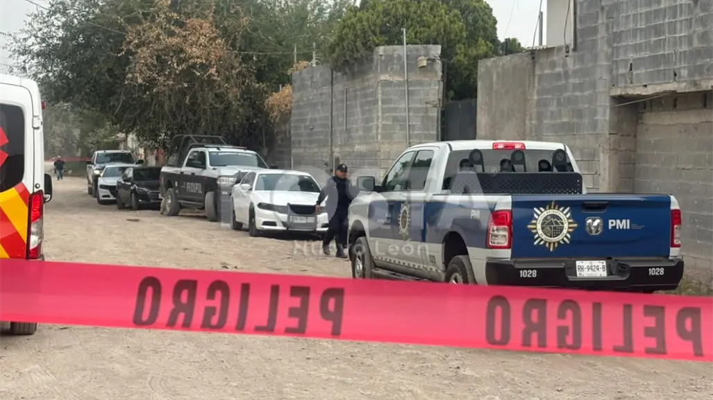 Grupo armado roba 3 camionetas y plagia a un hombre en Escobedo