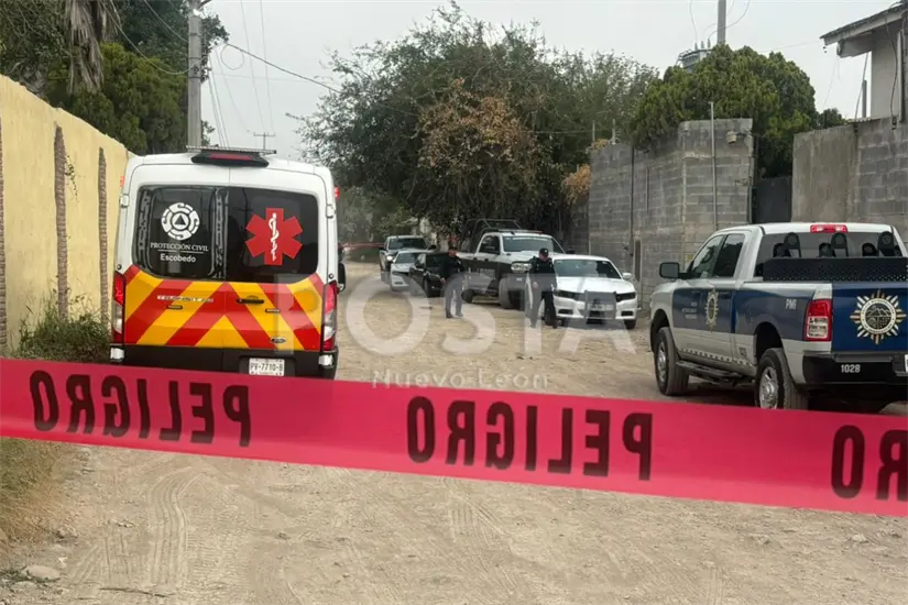 En un preocupante suceso en Escobedo, tres camionetas fueron robadas y un hombre fue secuestrado por un grupo armado. Foto: Erick Reyes