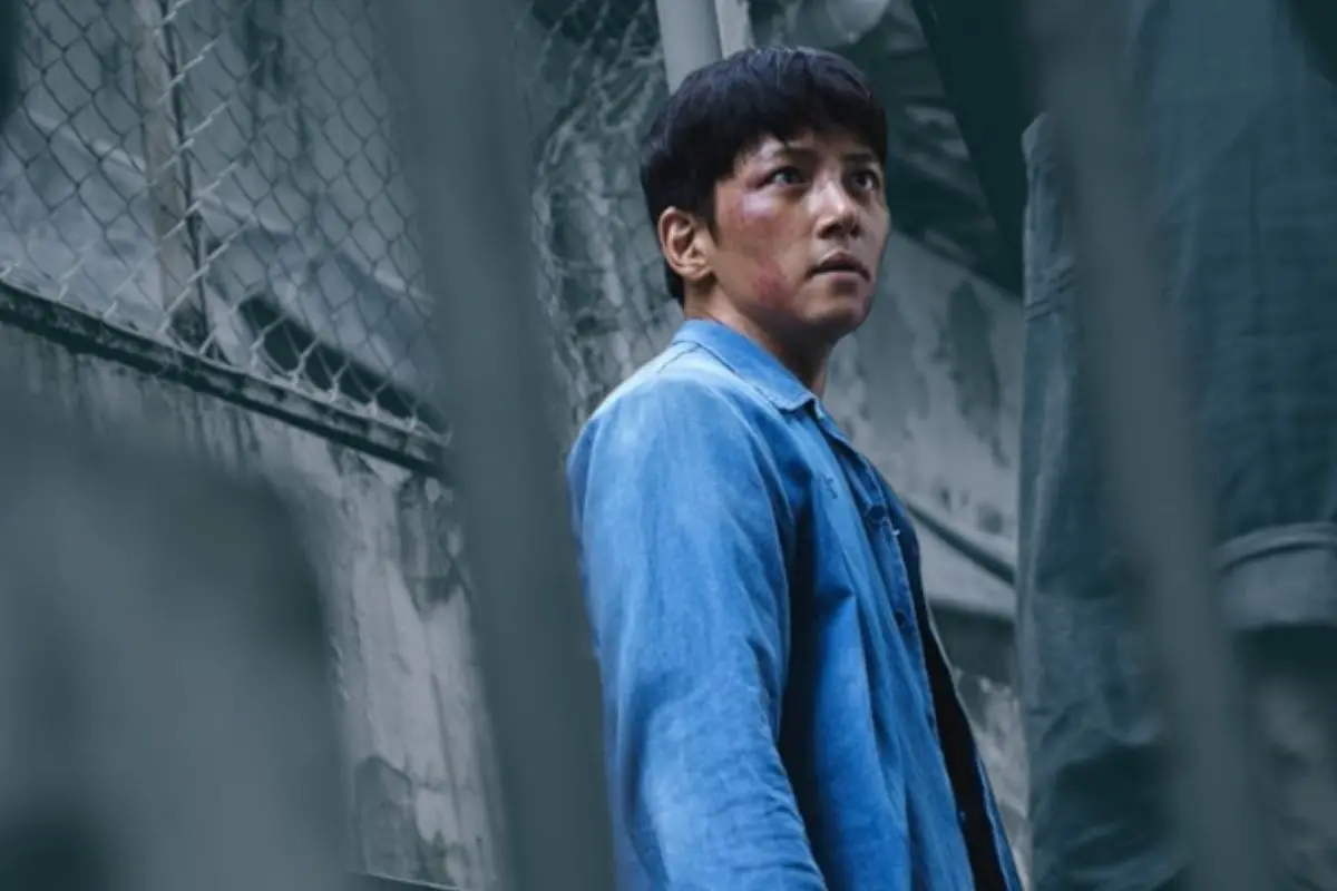 Ji Chang-wook protagoniza Manipulado, una serie que está brillando en Disney. FOTO: CANVA/IMDb