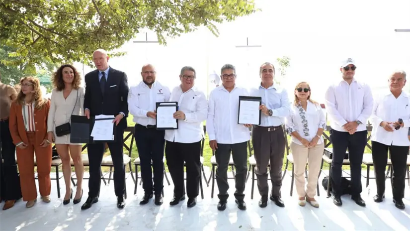 Representantes de Dutch Clean Tech firmaron convenio con autoridades estatales y municipales | Foto: Secretaría General de Gobierno