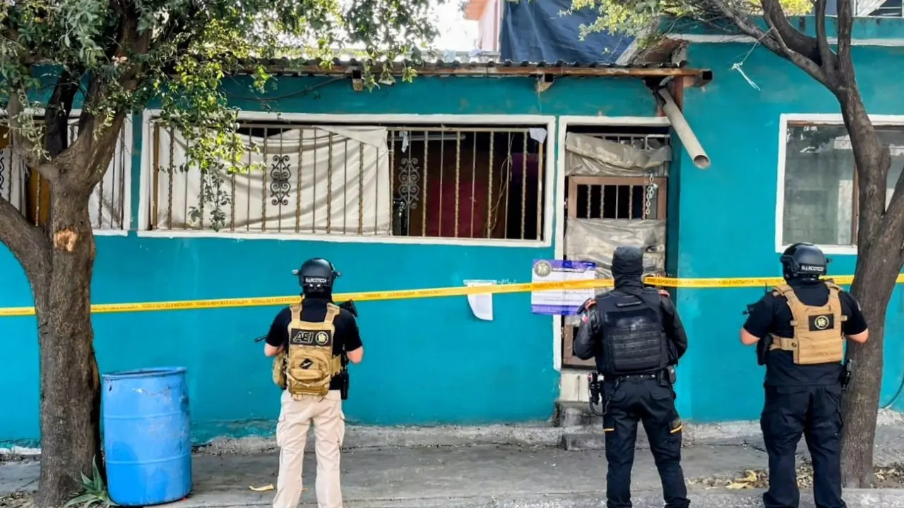 Cateo de vivienda en la colonia 10 de Marzo, en Monterrey. Foto: Fiscalía General de Justicia de Nuevo León
