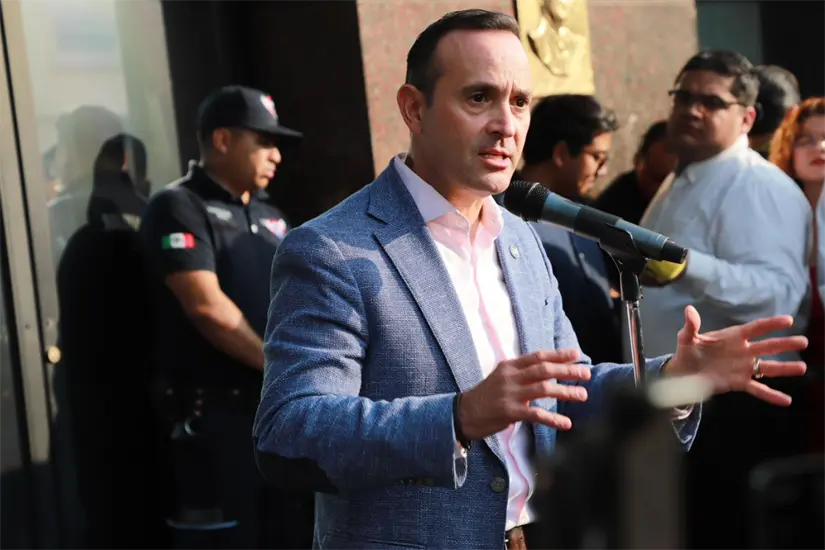 imagen recuadro La reciente mesa de trabajo en Nuevo León busca optimizar el presupuesto 2026, involucrando a partidos y funcionarios estatales. Foto: Diego Ovalle