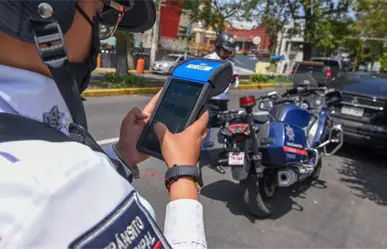 Edomex aplica multa por transportar menores sin protección en moto y establece requisitos esenciales