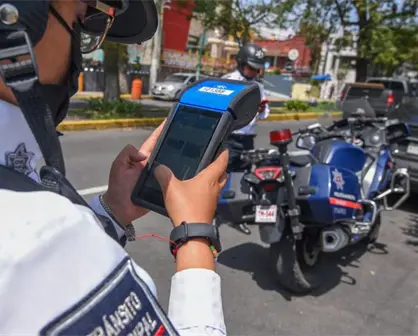 Edomex aplica multa por transportar menores sin protección en moto y establece requisitos esenciales