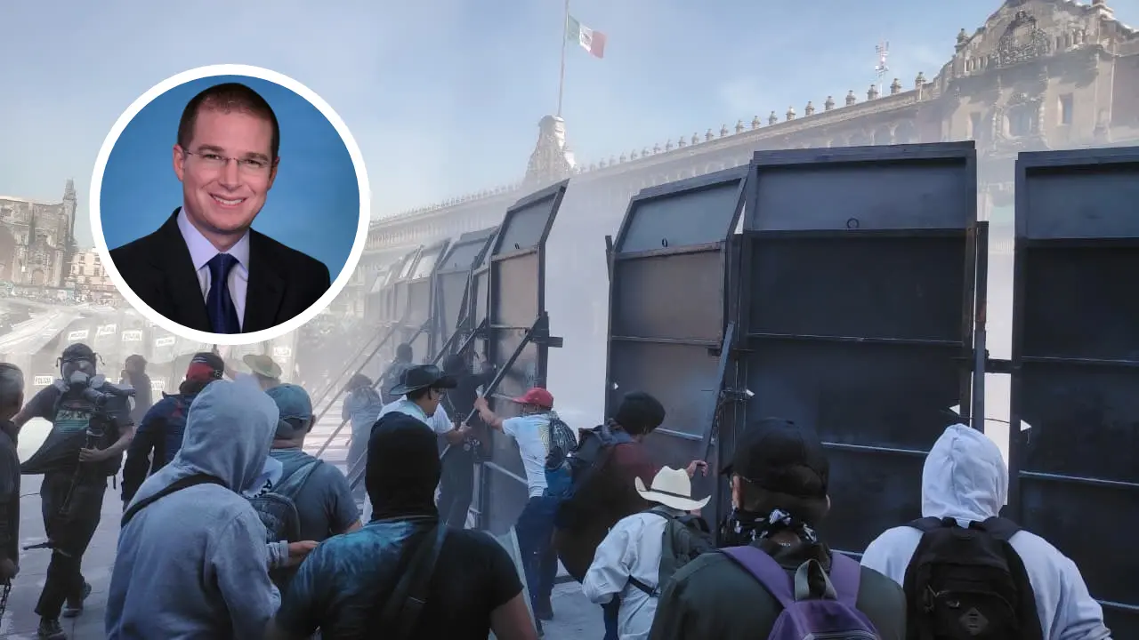 De fondo manifestación de Generación Z, Ricardo Anaya. Foto: X @Gelosnivon | PAN