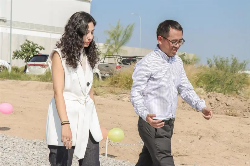 Inspeccionan territorio de construcción en Zuazua. Foto: Gobierno de Zuazua