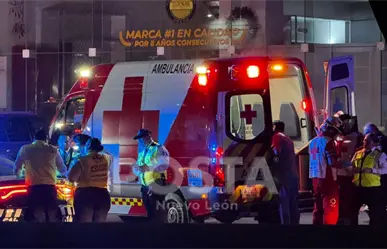 Conductora ebria atropella a dos oficiales en filtro antialcohol de Monterrey