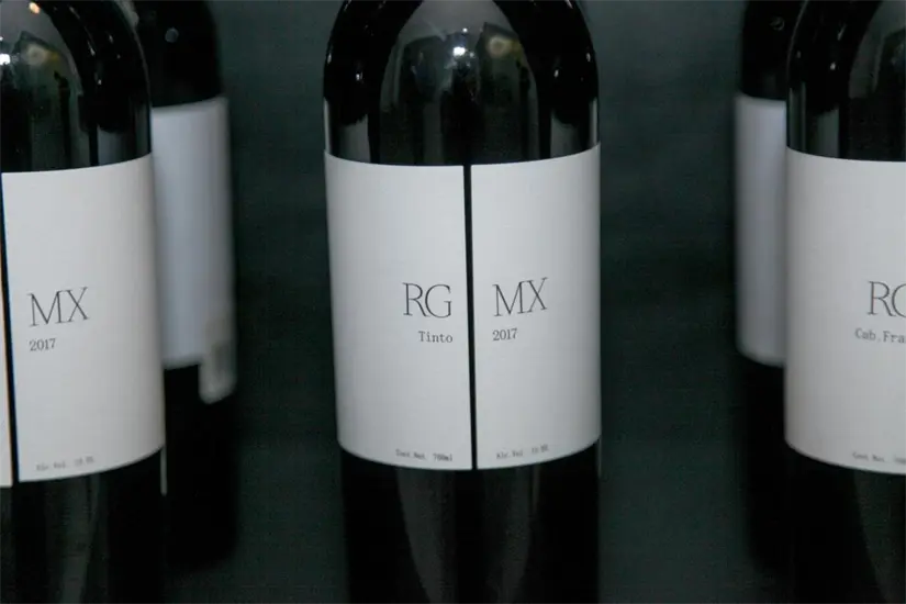 imagen recuadro El auge de los viñedos ha posicionado a la botella de RGMX como un símbolo en el turismo vitivinícola contemporáneo. Foto: Yarince Torres