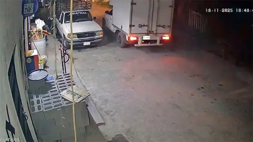 imagen recuadro Cámaras captan robo de camión en Salinas Victoria. Foto: Gobierno de Salinas Victoria