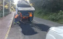 Gobierno de Querétaro implementa programa de bacheo en carreteras afectadas Gobierno de Querétaro implementa programa de bacheo en carreteras afectadas