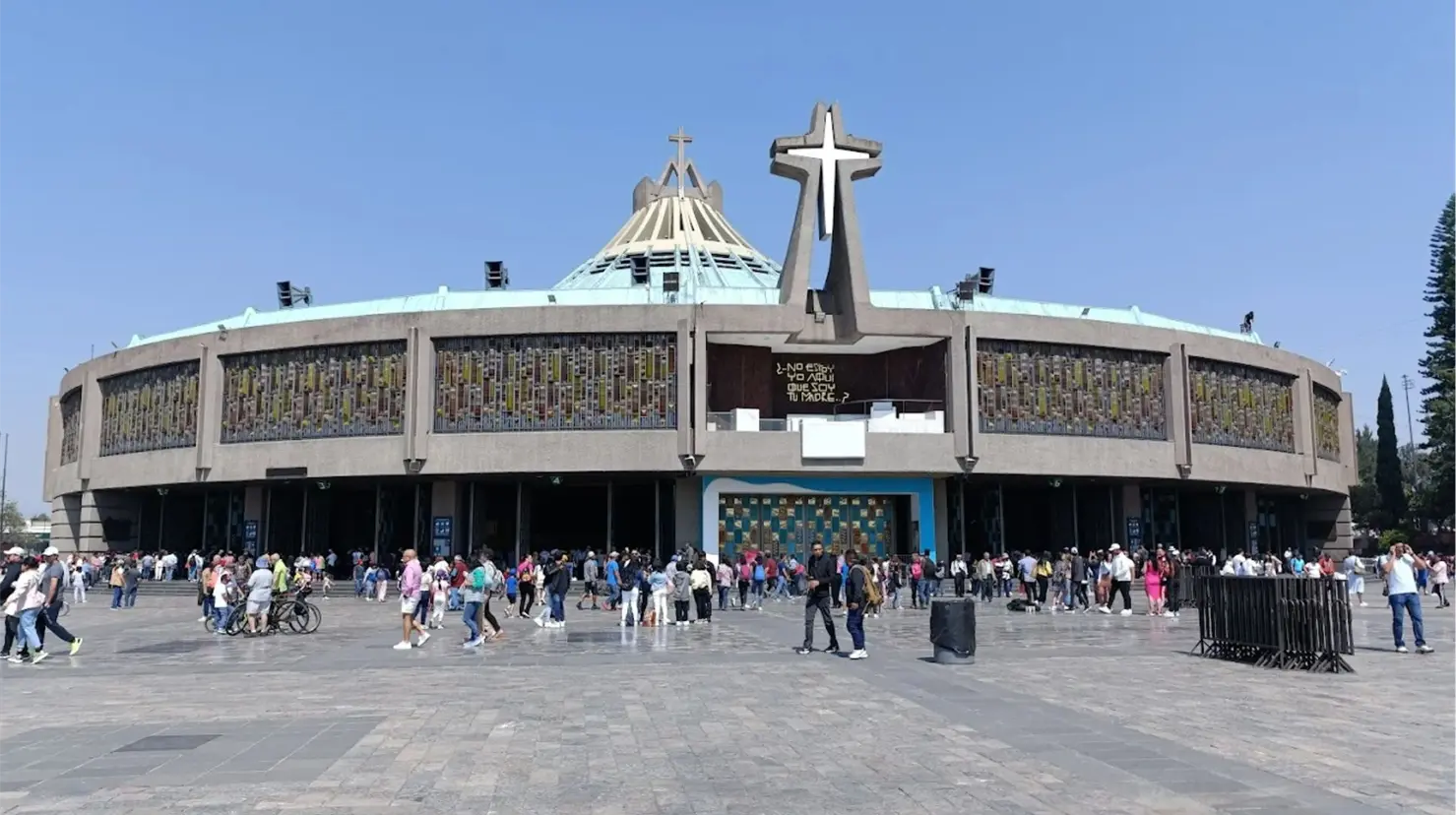 Basílica de Guadalupe en CDMX. Foto: Google Maps | Canva