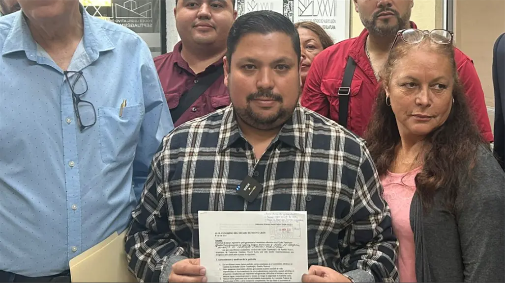 Vecinos de Cadereyta exigen a CFE reparar subestación eléctrica por constantes fallas