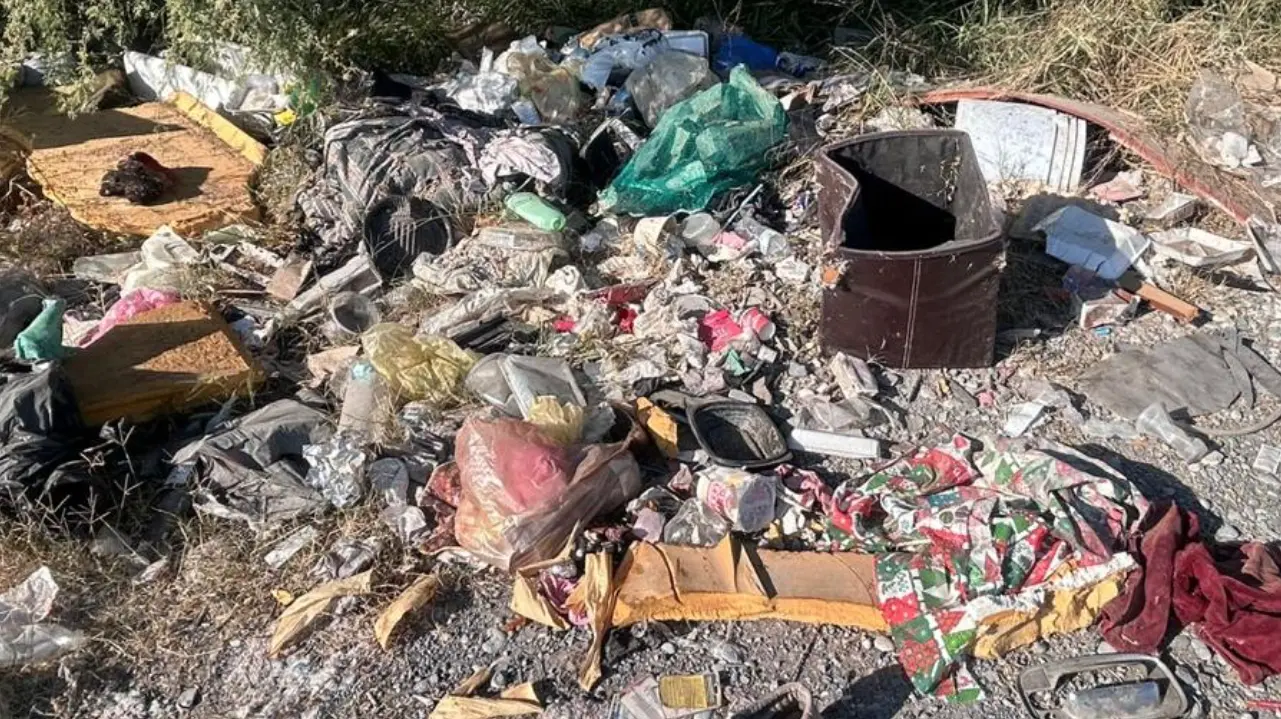 En distintas entrevistas el alcalde de Monterrey, Adrián de la Garza ha declarado que se  endurecerán las  penas para quienes tiren basura. Foto: POSTA.