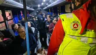 Choca transporte de personal en Ramos Arizpe ; resultan lesionados 31 pasajeros