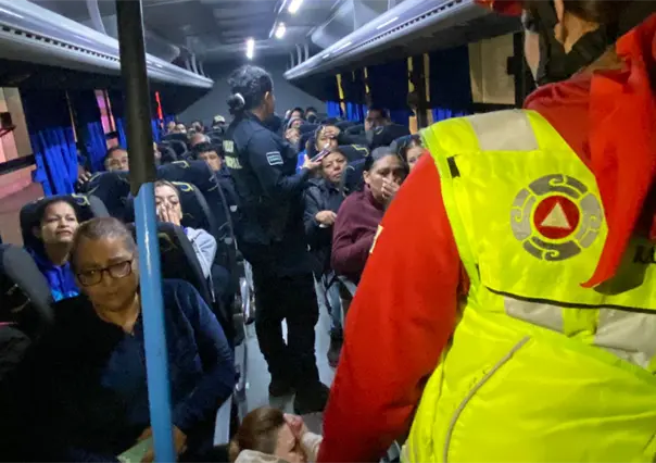 Choca transporte de personal en Ramos Arizpe ; resultan lesionados 31 pasajeros