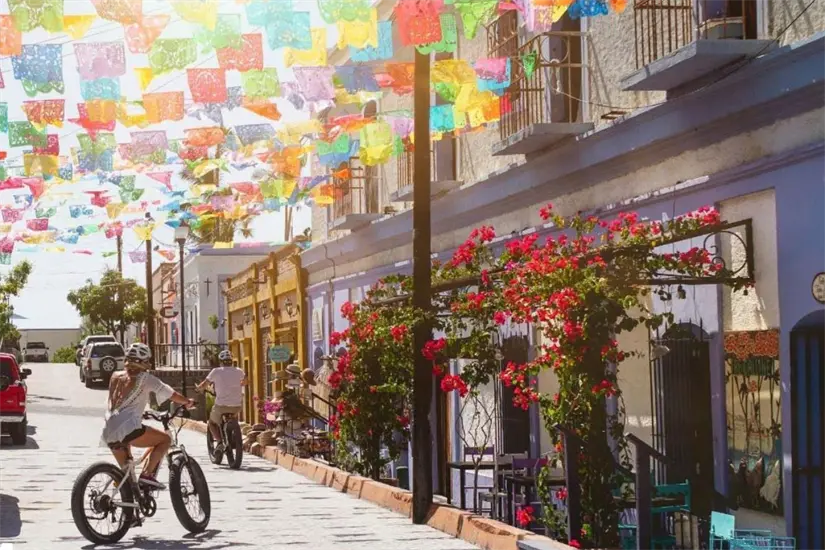 imagen recuadro El Gastro Tour recorrerá restaurantes del Pueblo Mágico con degustaciones de vinos y platillos mexicanos. Foto: todossantos.com