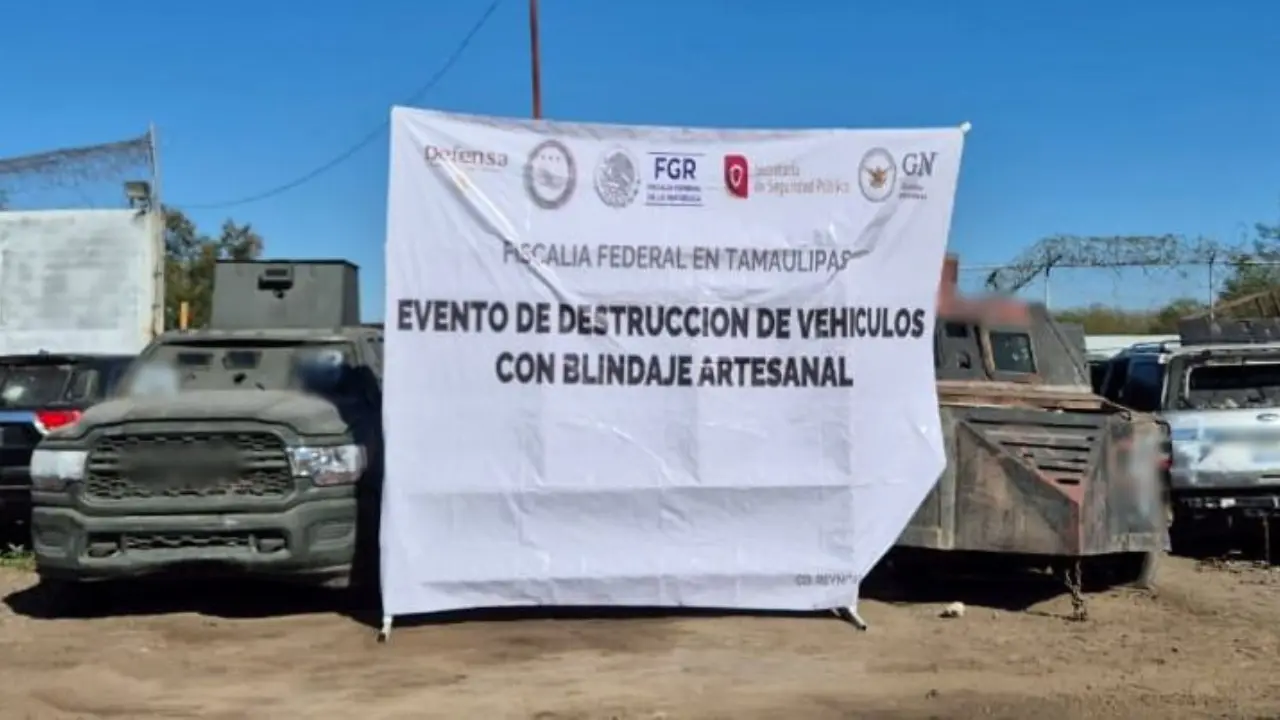 Destrucción de vehículos blindados por la FGR en Tamaulipas | Foto: FGR