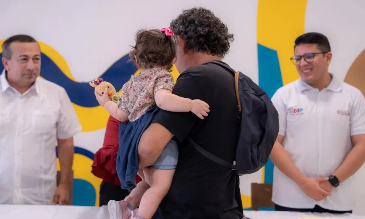 Una de las menores que pudieron regresar a casa gracias al DIF Yucatán. Foto: Gobierno de Yucatán