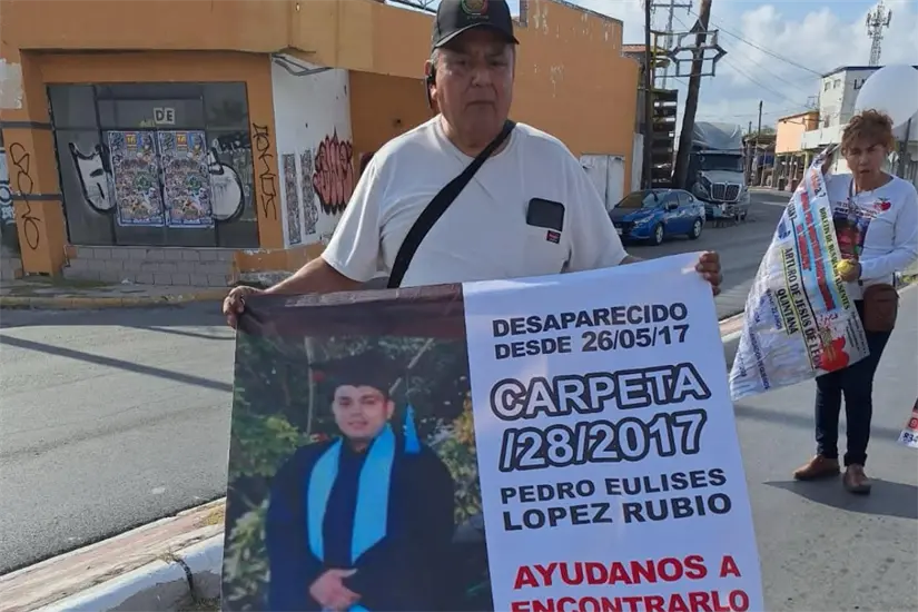Familiares en el desfile de Reynosa con familiares desaparecidos Foto: Victoria Jiménez