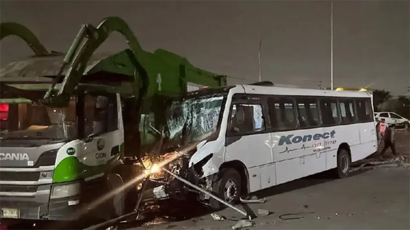 Paramédicos trasladaron a los lesionados a diferentes hospitales del área metropolitana.