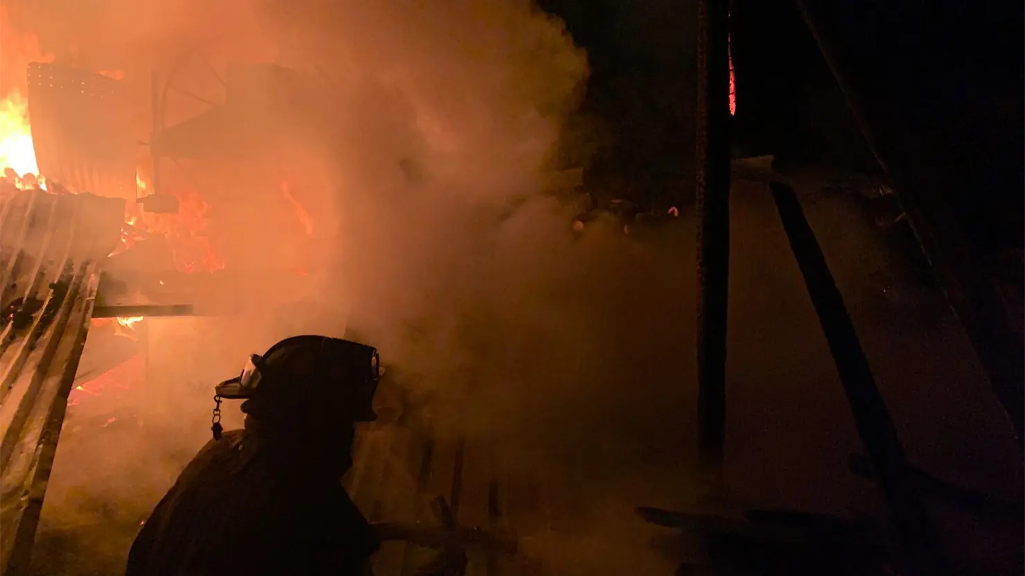 FOTOS | Incendio en La Vinata, Durango, consumió parte de un aserradero