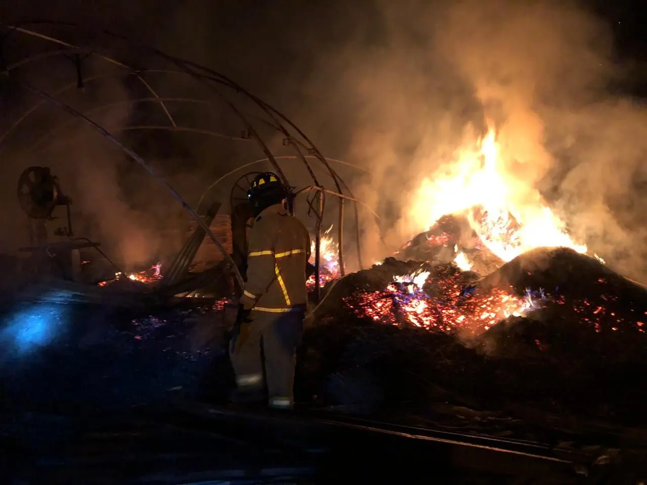 FOTOS | Incendio en La Vinata, Durango, consumió parte de un aserradero