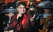 Juan Gabriel y el mito eterno: la vidente que revivió al “Divo” con solo un mazo de tarot Juan Gabriel y el mito eterno: la vidente que revivió al “Divo” con solo un mazo de tarot