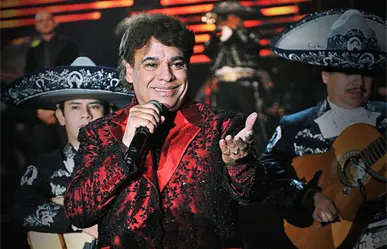 Juan Gabriel y el mito eterno: la vidente que revivió al "Divo" con solo un mazo de tarot